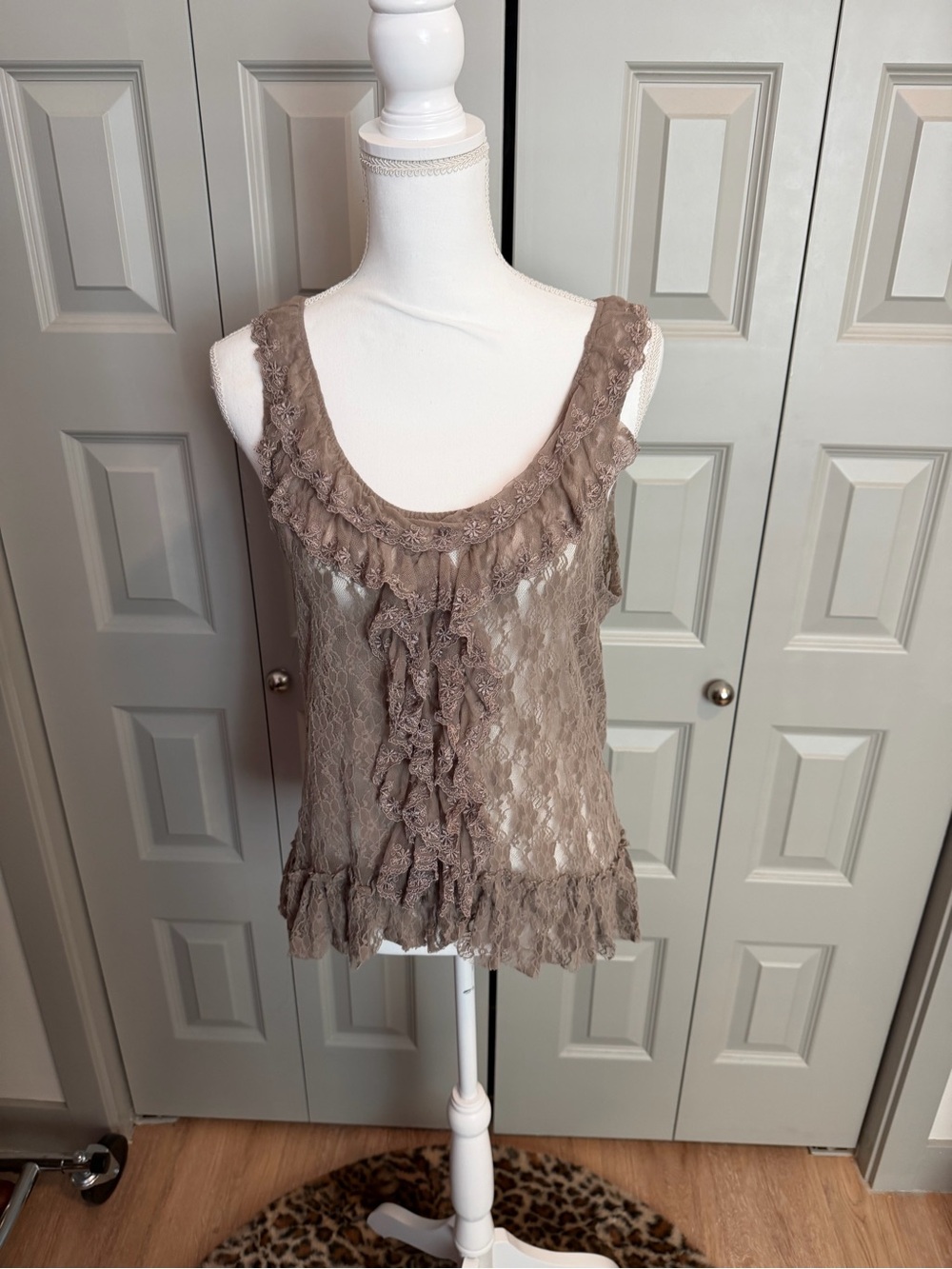 Ultra Pink Taupe Lace Ruffle Scoop Tank